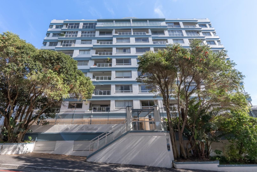 2 Bedroom Property for Sale in Sea Point Western Cape